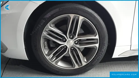 HYUNDAI GRANDEUR 2.4 PREMIUM