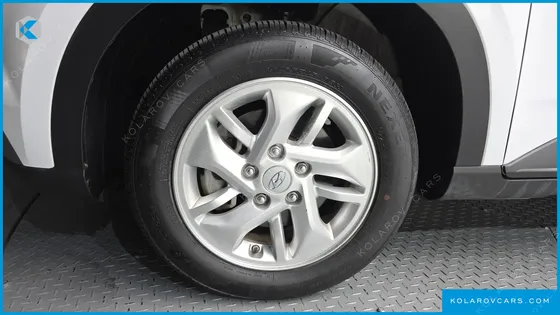 HYUNDAI VENUE 1.6 SMART