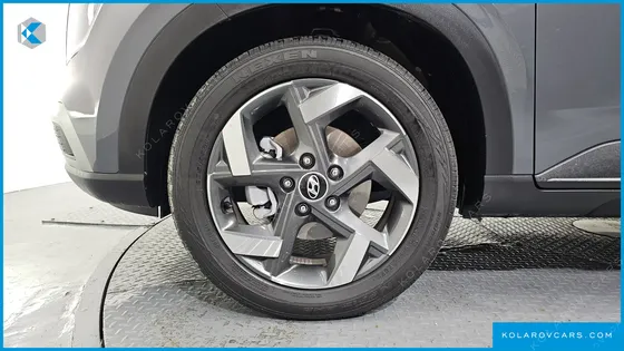 HYUNDAI VENUE 1,6 PREMIUM