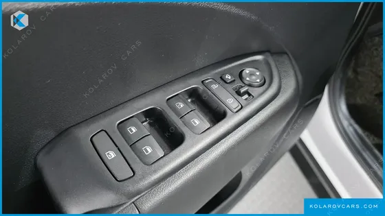 HYUNDAI VENUE 1.6 MODERN