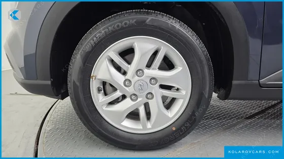 HYUNDAI VENUE 1.6 MODERN