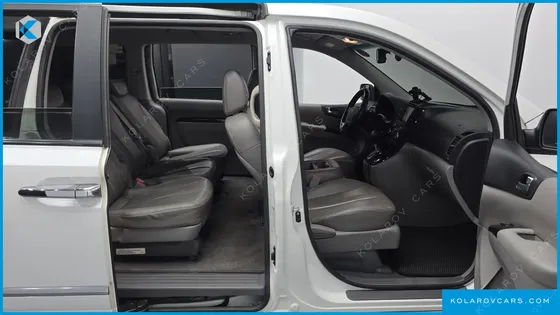 KIA CARNIVAL NEW CARNIVAL LIMOUSINE GLX