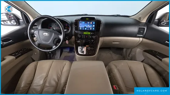 KIA CARNIVAL GRAND CARNIVAL 7-SEATER HI LIMOUSINE