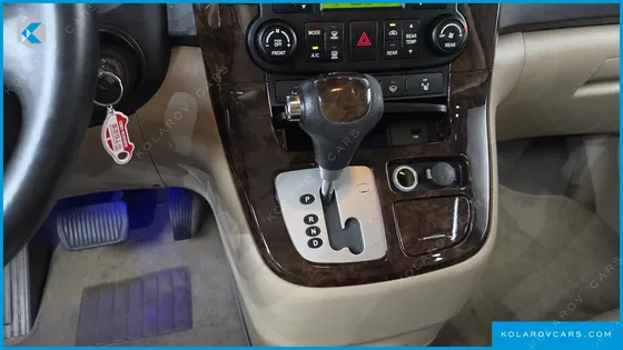 KIA CARNIVAL GRAND CARNIVAL 7-SEATER HI LIMOUSINE