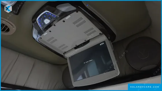 KIA CARNIVAL GRAND CARNIVAL 7-SEATER HI LIMOUSINE