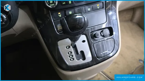 KIA CARNIVAL NEW CARNIVAL LIMOUSINE GLX