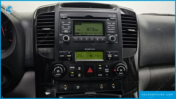 KIA CARNIVAL NEW CARNIVAL LIMOUSINE GLX