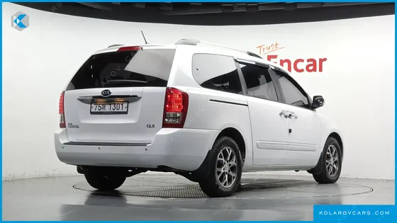 KIA CARNIVAL EASYMOVE 8-SEATER