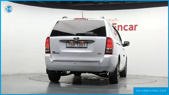 KIA CARNIVAL EASYMOVE 8-SEATER
