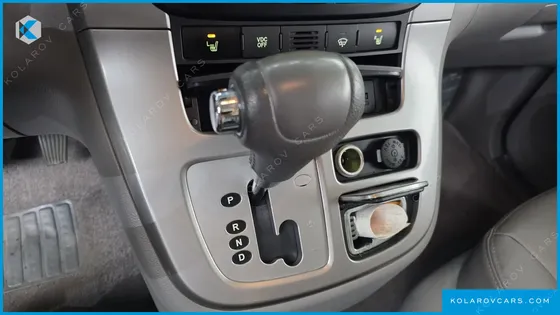 KIA CARNIVAL EASYMOVE 8-SEATER