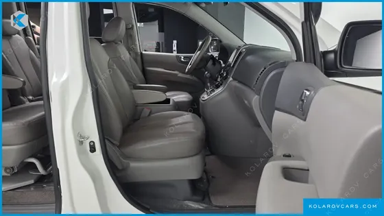 KIA CARNIVAL EASYMOVE 8-SEATER