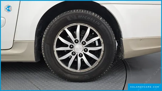 KIA CARNIVAL GRAND CARNIVAL HI LIMOUSINE GASOLINE GLX
