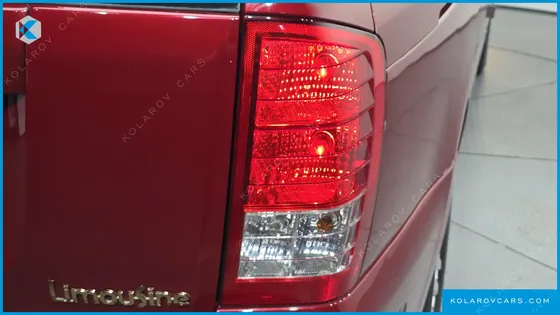 KIA CARNIVAL NEW CARNIVAL LIMOUSINE GLX