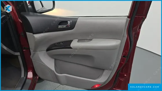 KIA CARNIVAL NEW CARNIVAL LIMOUSINE GLX