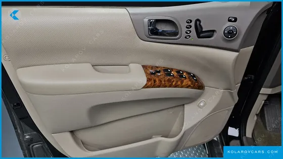KIA CARNIVAL GRAND CARNIVAL HI LIMOUSINE GASOLINE GLX