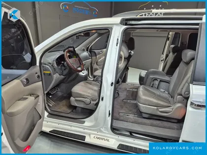 KIA CARNIVAL GRAND CARNIVAL GLX