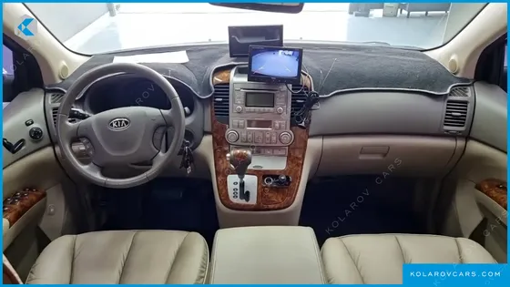 KIA CARNIVAL GRAND CARNIVAL HI LIMOUSINE GLX