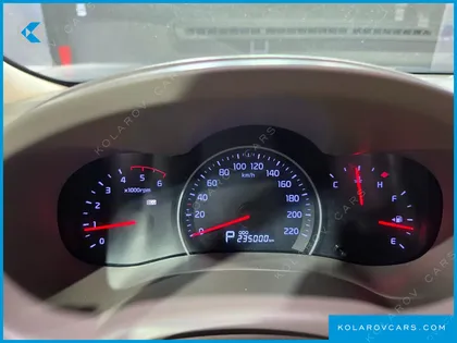 KIA CARNIVAL GRAND CARNIVAL HI LIMOUSINE GLX