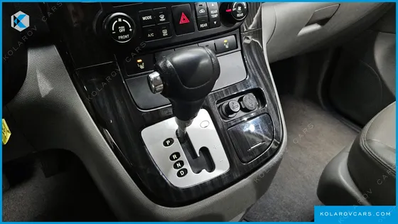 KIA CARNIVAL NEW CARNIVAL LIMOUSINE GLX