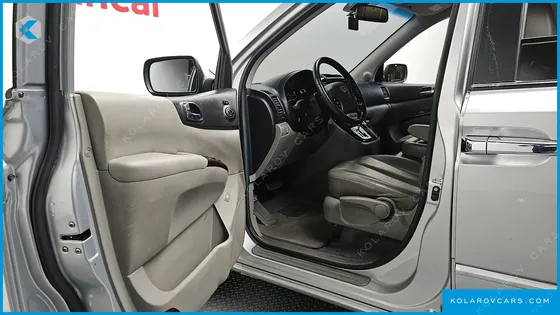 KIA CARNIVAL NEW CARNIVAL LIMOUSINE GLX