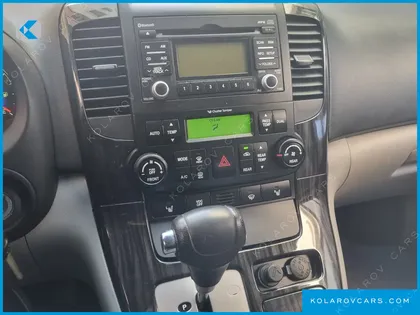 KIA CARNIVAL NEW CARNIVAL LIMOUSINE GLX