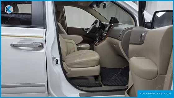 KIA CARNIVAL GRAND CARNIVAL HI LIMOUSINE GLX