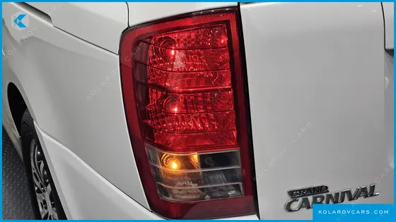 KIA CARNIVAL GRAND CARNIVAL HI LIMOUSINE GLX