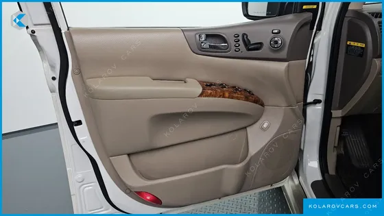 KIA CARNIVAL GRAND CARNIVAL HI LIMOUSINE GLX