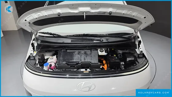 HYUNDAI STARIA EV LOUNGE 11-SEATER