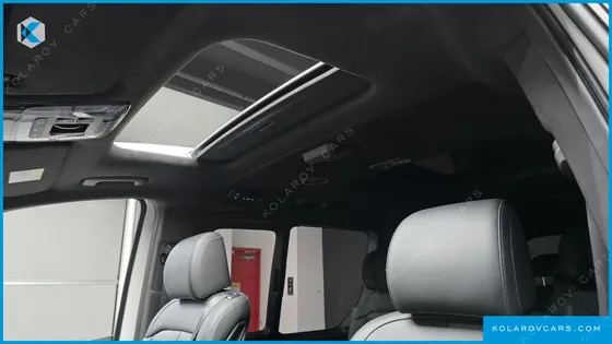 HYUNDAI STARIA EV LOUNGE 11-SEATER