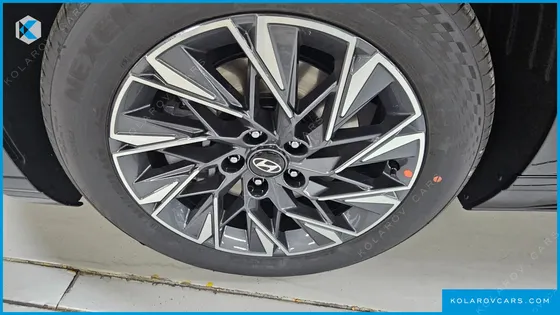 HYUNDAI GRANDEUR 2.5 GASOLINE  2WD