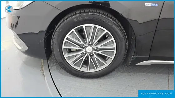 HYUNDAI GRANDEUR EXCLUSIVE
