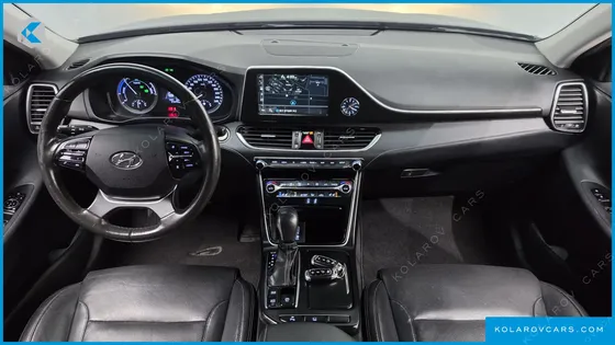 HYUNDAI GRANDEUR PREMIUM