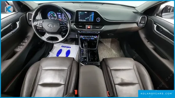 HYUNDAI GRANDEUR PREMIUM