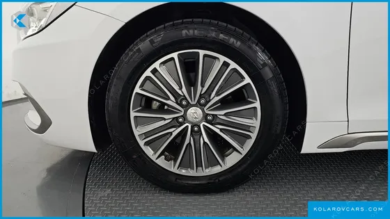 HYUNDAI GRANDEUR EXCLUSIVE