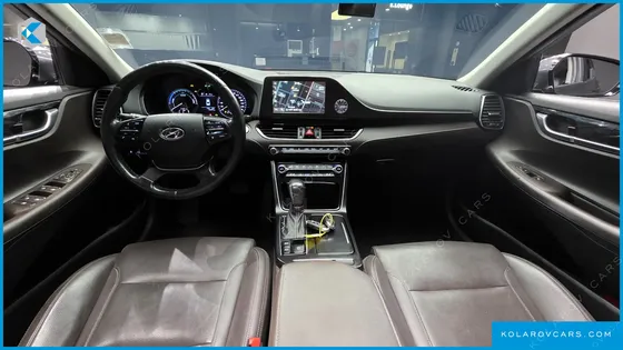 HYUNDAI GRANDEUR PREMIUM