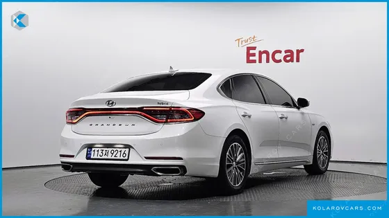 HYUNDAI GRANDEUR PREMIUM