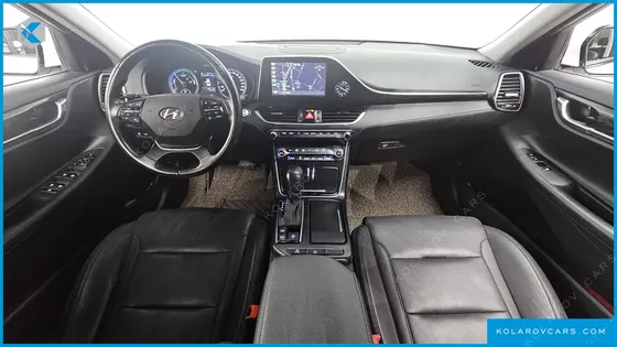 HYUNDAI GRANDEUR PREMIUM