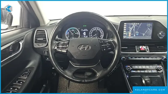 HYUNDAI GRANDEUR PREMIUM