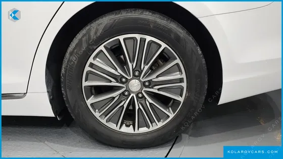 HYUNDAI GRANDEUR EXCLUSIVE
