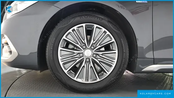 HYUNDAI GRANDEUR PREMIUM