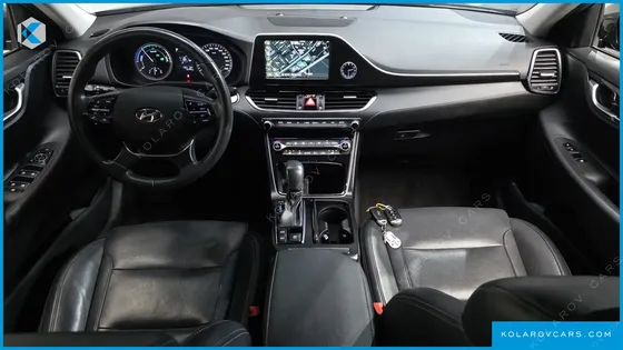 HYUNDAI GRANDEUR PREMIUM