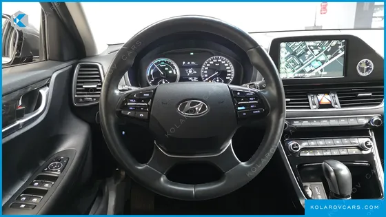 HYUNDAI GRANDEUR PREMIUM