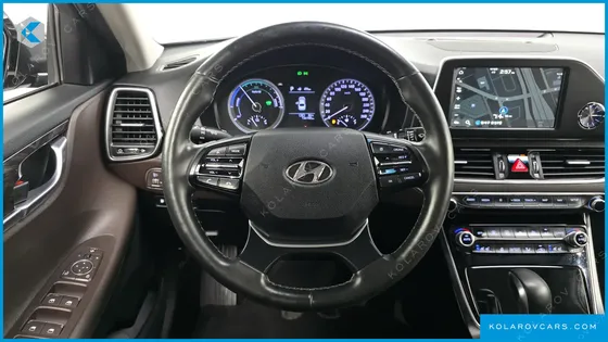 HYUNDAI GRANDEUR PREMIUM