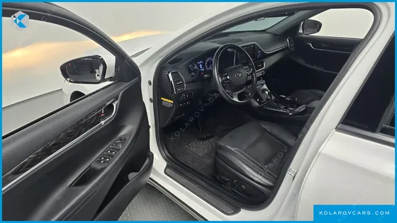 HYUNDAI GRANDEUR PREMIUM