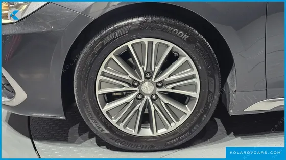 HYUNDAI GRANDEUR PREMIUM