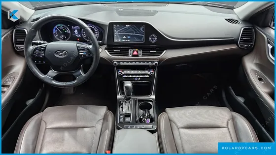 HYUNDAI GRANDEUR PREMIUM