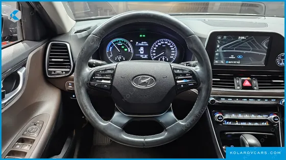 HYUNDAI GRANDEUR PREMIUM