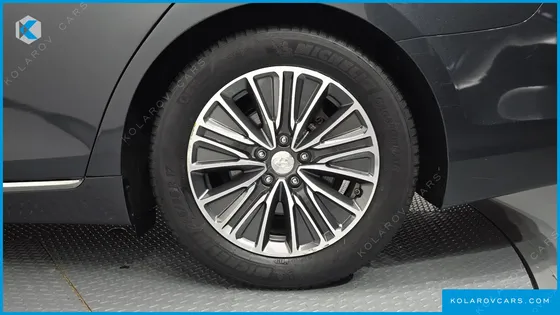 HYUNDAI GRANDEUR EXCLUSIVE