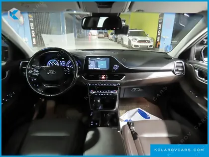 HYUNDAI GRANDEUR PREMIUM